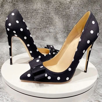 Женские черные атласные туфли в горошек на высоком каблуке-шпильке с бантом, шикарные женские дизайнерские модельные туфли, шелковые туфли-лодочки с острым носком